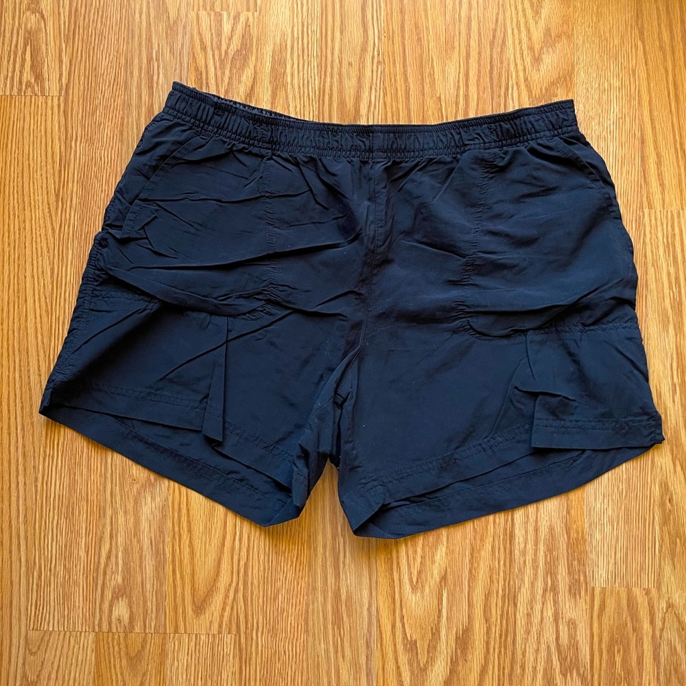 Columbia Sportswear Company Shorts Size Medium Black in Color
